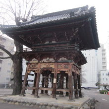 戦災に耐えた貴重な鐘楼です！