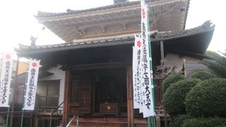 あまり観光客を歓迎していないお寺かなという雰囲気でした