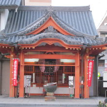 お堂はこじんまりとした風情でした