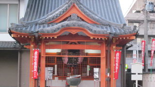 ロケーション的に微妙な雰囲気のお寺でした