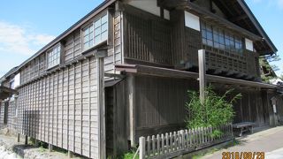 休館中で入れませんです