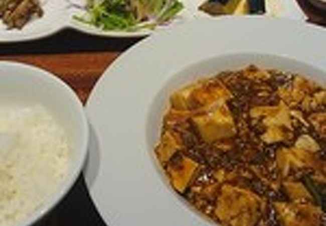 麻婆豆腐ランチとチャーハン