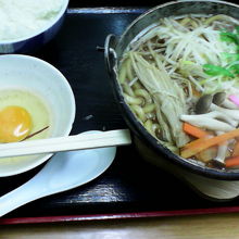 日替わりメニューの「うどんすき鍋」これで破格の480円