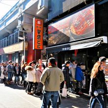 アメ横界隈にある行列のできる鰻専門店