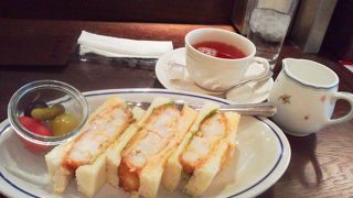 １階で買ったパンの持ち込みOKです