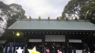 横浜のお伊勢様の初詣は大賑わい