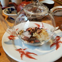 お湯を入れる前。