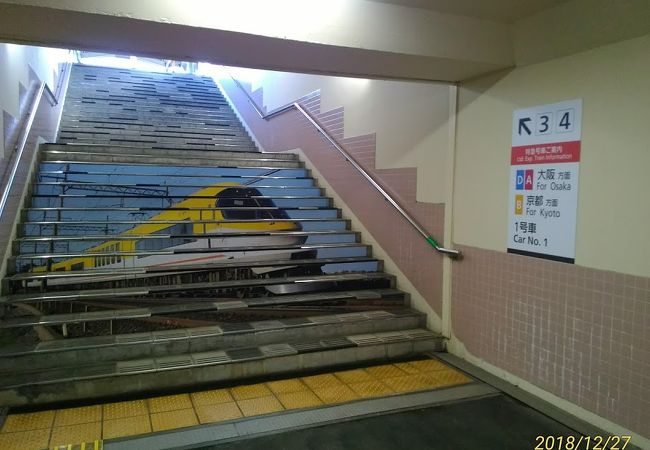 伊勢神宮内宮の最寄駅なのに、いまどきエスカレータもエレベータもないなんて酷過ぎる