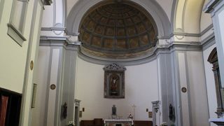 メイン通りの教会