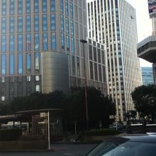 横浜駅西口のロータリーにある By Ptraveler 風の塔のクチコミ フォートラベル