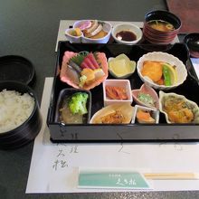 小冬音御膳、2000円+税です