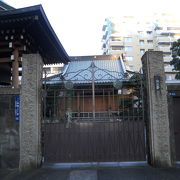 「泉岳寺」の近くにある浄土宗寺院