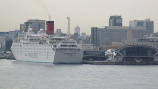 神戸港から横浜港大さん橋国際客船ターミナルに着岸し、夕方グアムへ向けて出港しました。