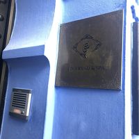 このインターフォンを押すとドアが開きます♡