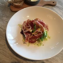 サラダ:ハニーマスタードドレッシングが美味。