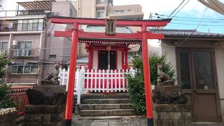 北浜川児童遊園に隣接する神社