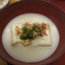 朝食の湯豆腐