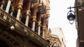 ゴシック地区にあるカタルーニャ音楽堂を観光