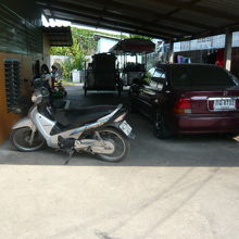 レンタカーも、あるにはあるのですが、信頼性が心配です。