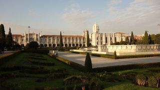 見応えある立派な広場