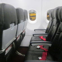 今回は後方座席でしたが、この辺りは無茶苦茶空いていた…。