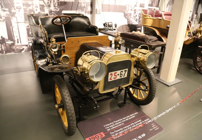 クルマ好きの方には是非とも訪れてもらいたいトリノの自動車博物館