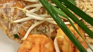 1966年生まれのパッタイ屋、ある程度地元民の間でも有名らしいので、一度は覗いて見るのも良いかもね。（中華街の近く／バンコク／タイ）