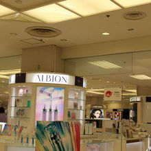 化粧品売り場