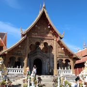 ロイクロ通りの寺院　静かに見学できる