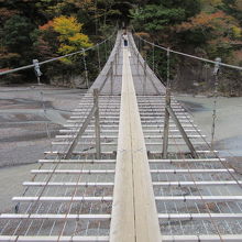 通路幅は1mもありません
