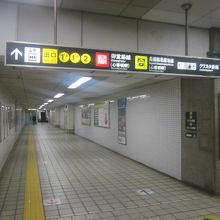 その通路が非常に長いです…(-_-;)。