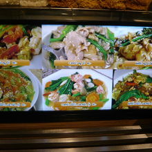 料理の種類が豊富です。他のコーナーも、料理が多数あります。