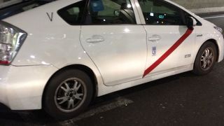 空港と市内間は、定額30ユーロ