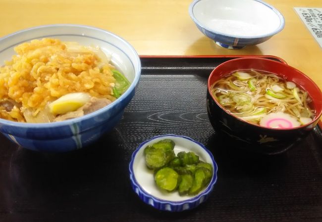 温かい気持ちになる食堂