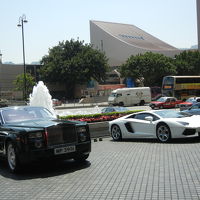 これらの車で送迎