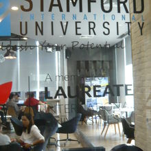 エクスチェンジにスタンフォード大学のキャンパスが入っています