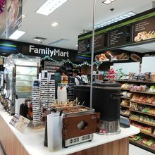 ファミマでおでんも売っていました