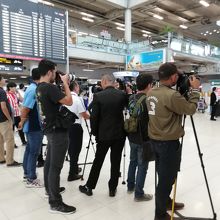 誰を待っているのかな？