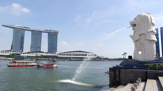 小ぶりなほうのマーライオン