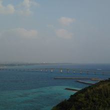 右手に見える来間大橋
