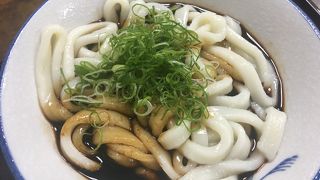 伊勢うどんという名前が生まれたお店といわれています。