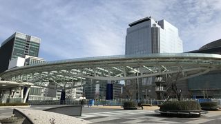 バスターミナルに見えない。