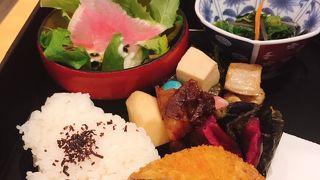 表参道ヒルズ価格なのは覚悟！