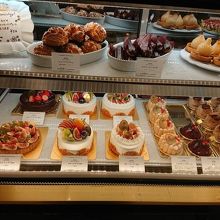 色とりどりのケーキ