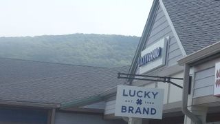 ラッキーブランド (ウッドベリーコモンプレミアムアウトレット店)