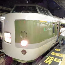 新宿駅にて発車待ち