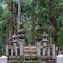 信玄・勝頼供養塔