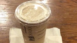空港内のスターバックス