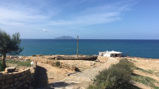 食事をしながら地中海ブルーを！