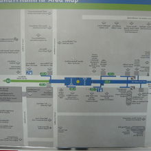 チットロム駅は、シーロム線が合流するサイアム駅の東側です。